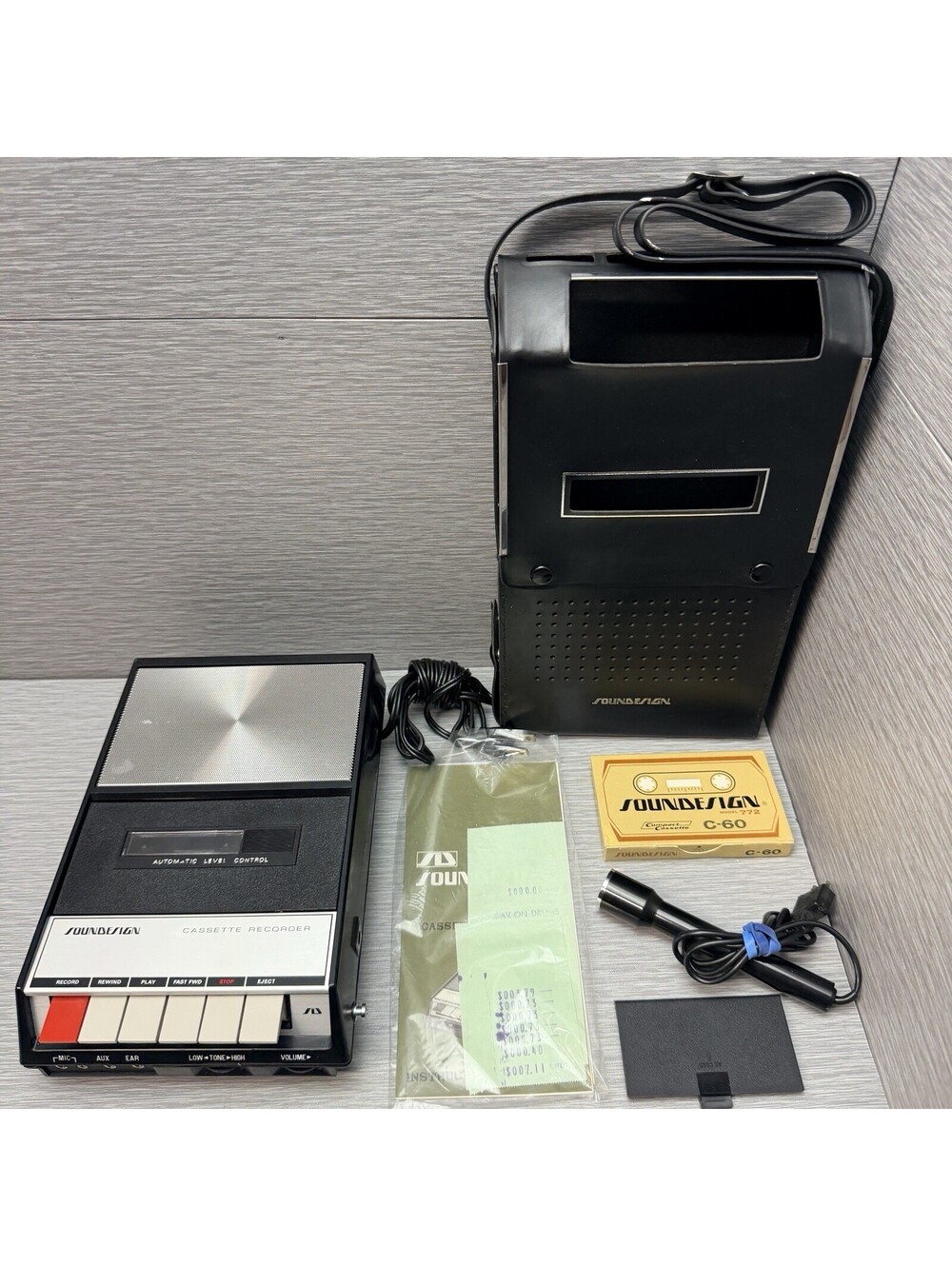 Vintage Soundesign Cassette Recorder 7621 With Black Hard Case Powers-On